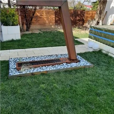 Sou entènèt jwèt Backyard Fountains Gate