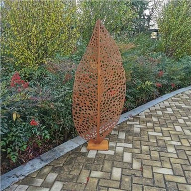 Rusty Metal Autumn Leaf Jaden Eskilti