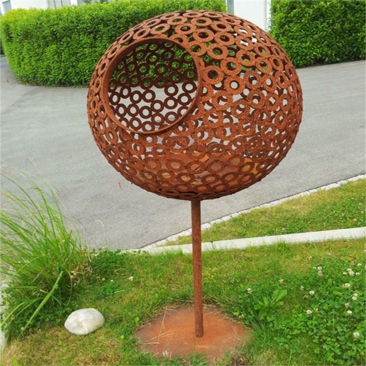 Metal Garden Ornaments
