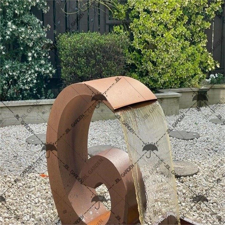 Rusty Sculpture Large Water Fountain