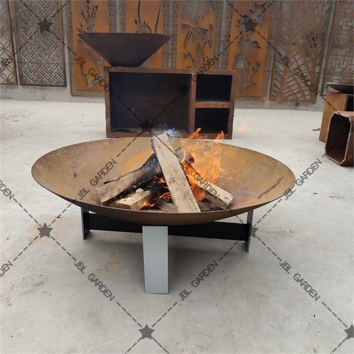 Steel Garden Wooden Fire Pit