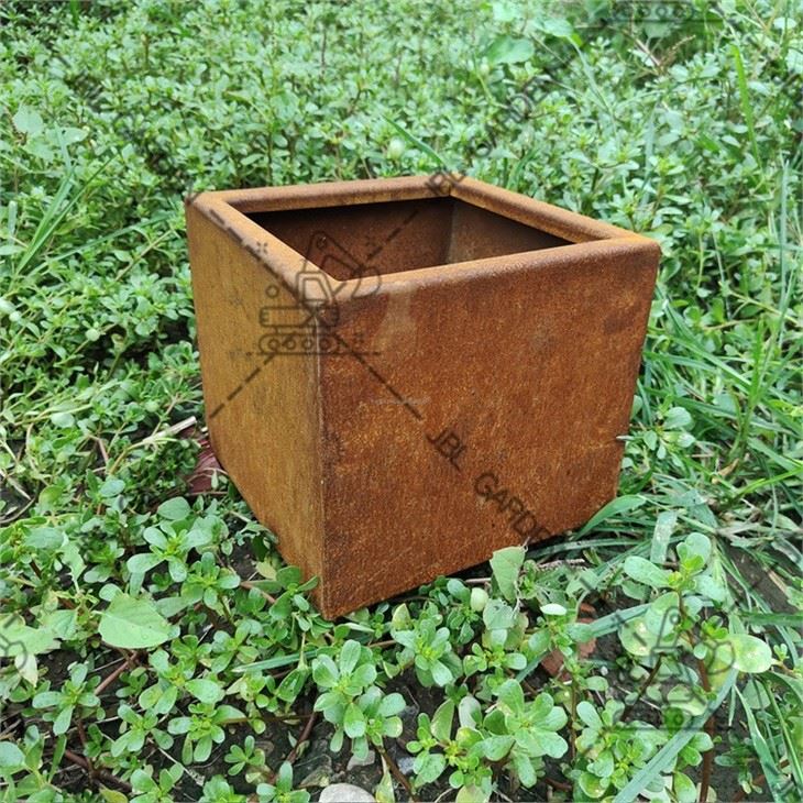 Veradek Tall Planter