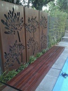 Distinctive Privacy Screen
