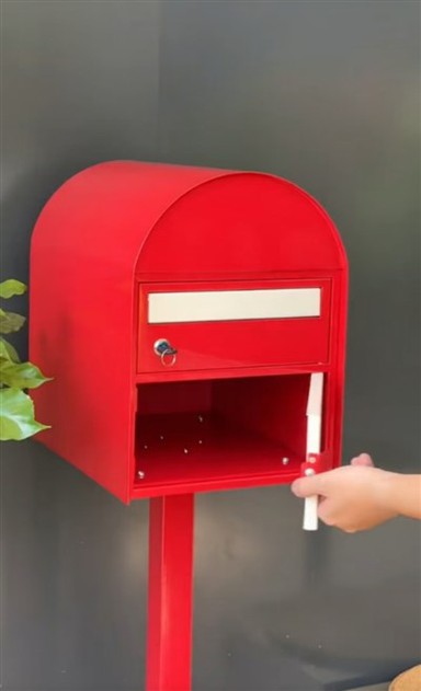 Bwat postal inik otonòm ak kadna